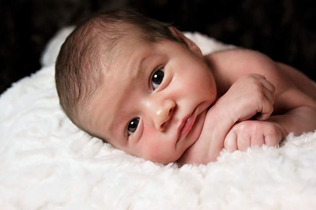 newborn-baby-990691_640